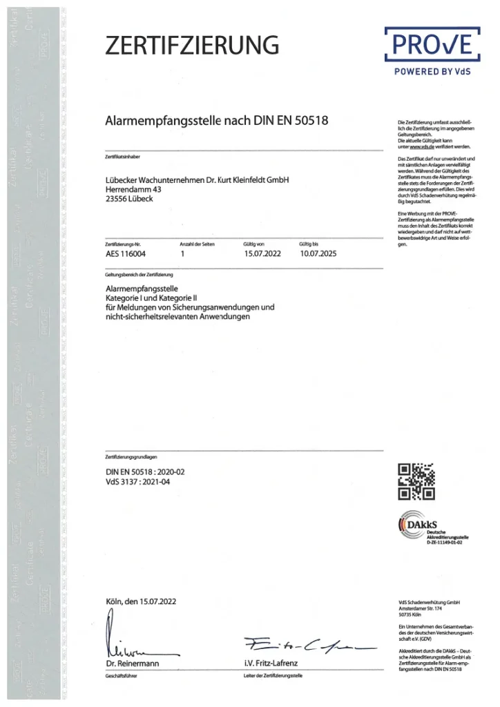 Ein Zertifikat von PROVE POWERED BY VdS für eine Alarmempfangsstelle nach DIN EN 50518, ausgestellt für das Lübecker Wachunternehmen.