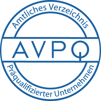 Das blaue Logo des Amtlichen Verzeichnisses Präqualifizierter Unternehmen (AVPQ) zeigt den Schriftzug AVPQ in der Mitte, umgeben von dem vollständigen Namen.